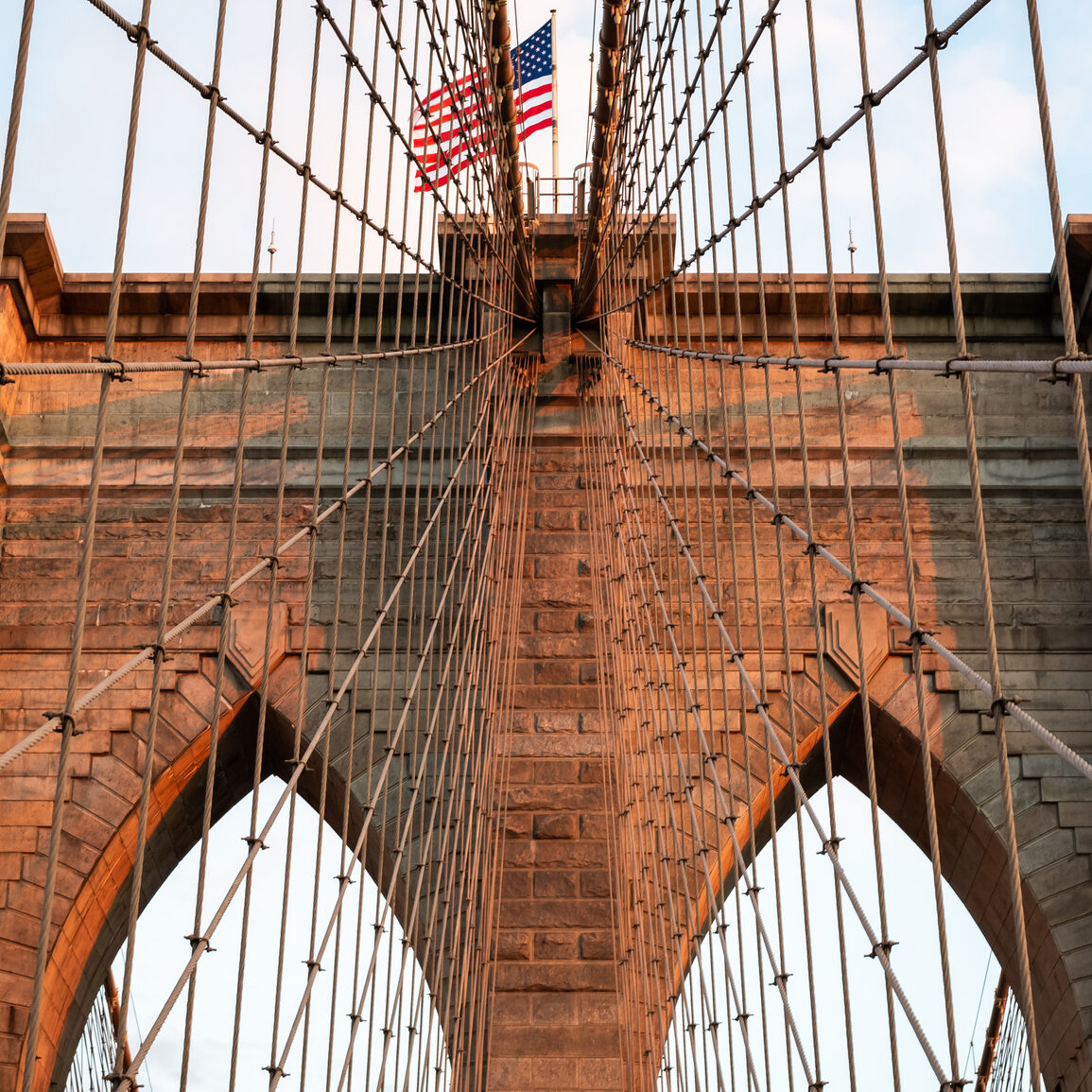 Monumental arch of Brooklyn Bridge